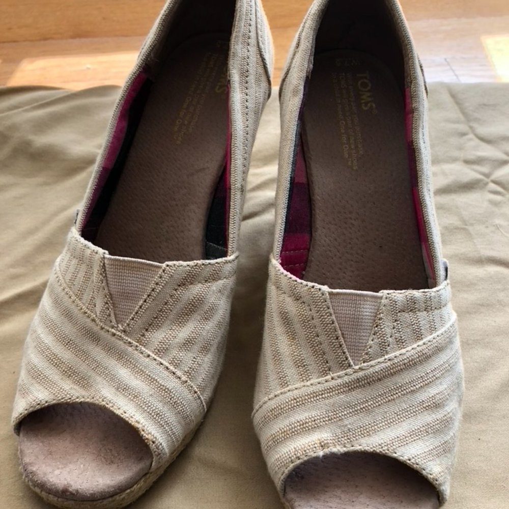 Toms Wedge Sandals 7.5 - Picture 5 of 5